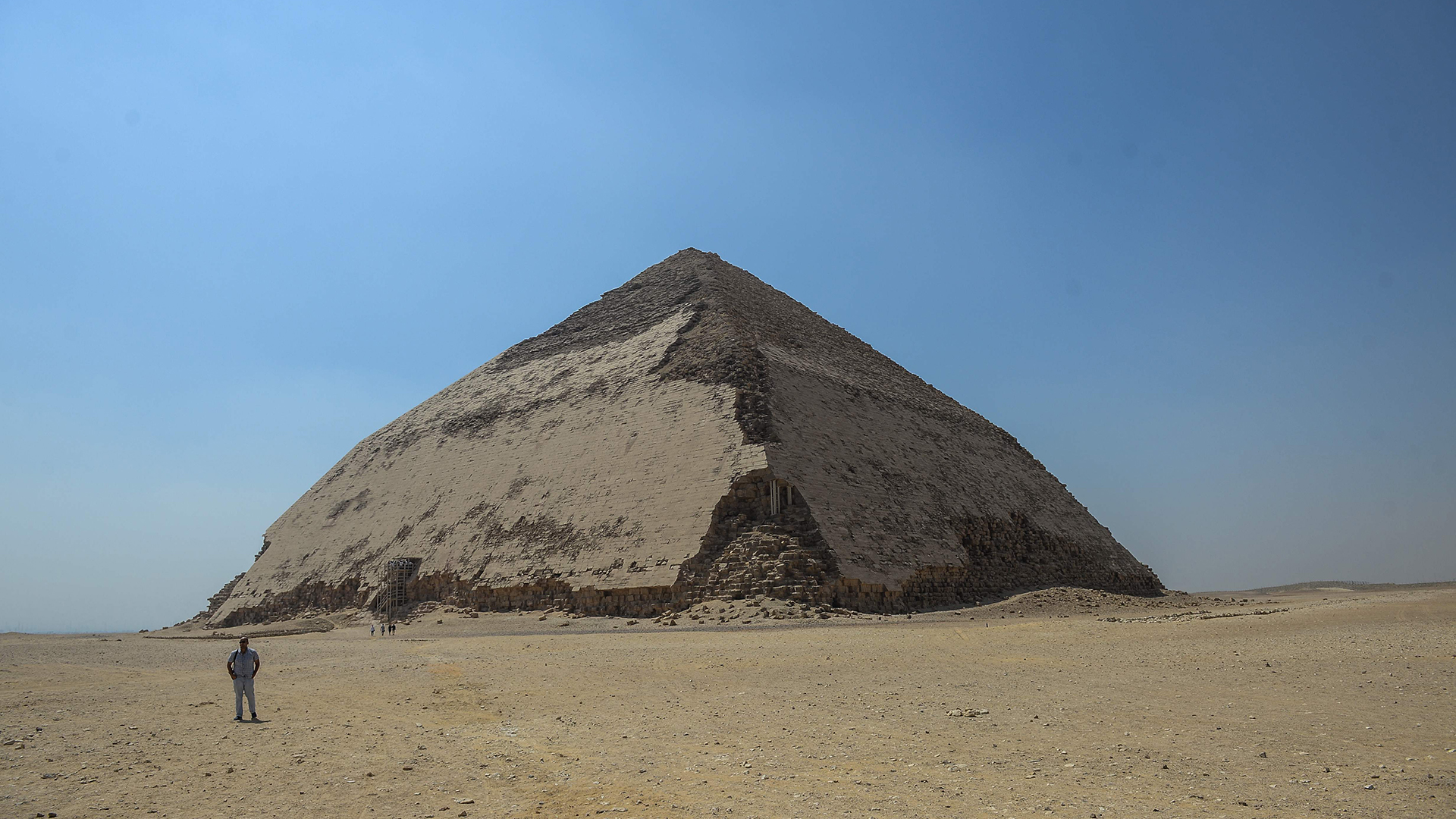 Die Knickpyramide in Dahshur, südlich der Hauptstadt Kairo/Ägypten. | Bildquelle: AFP