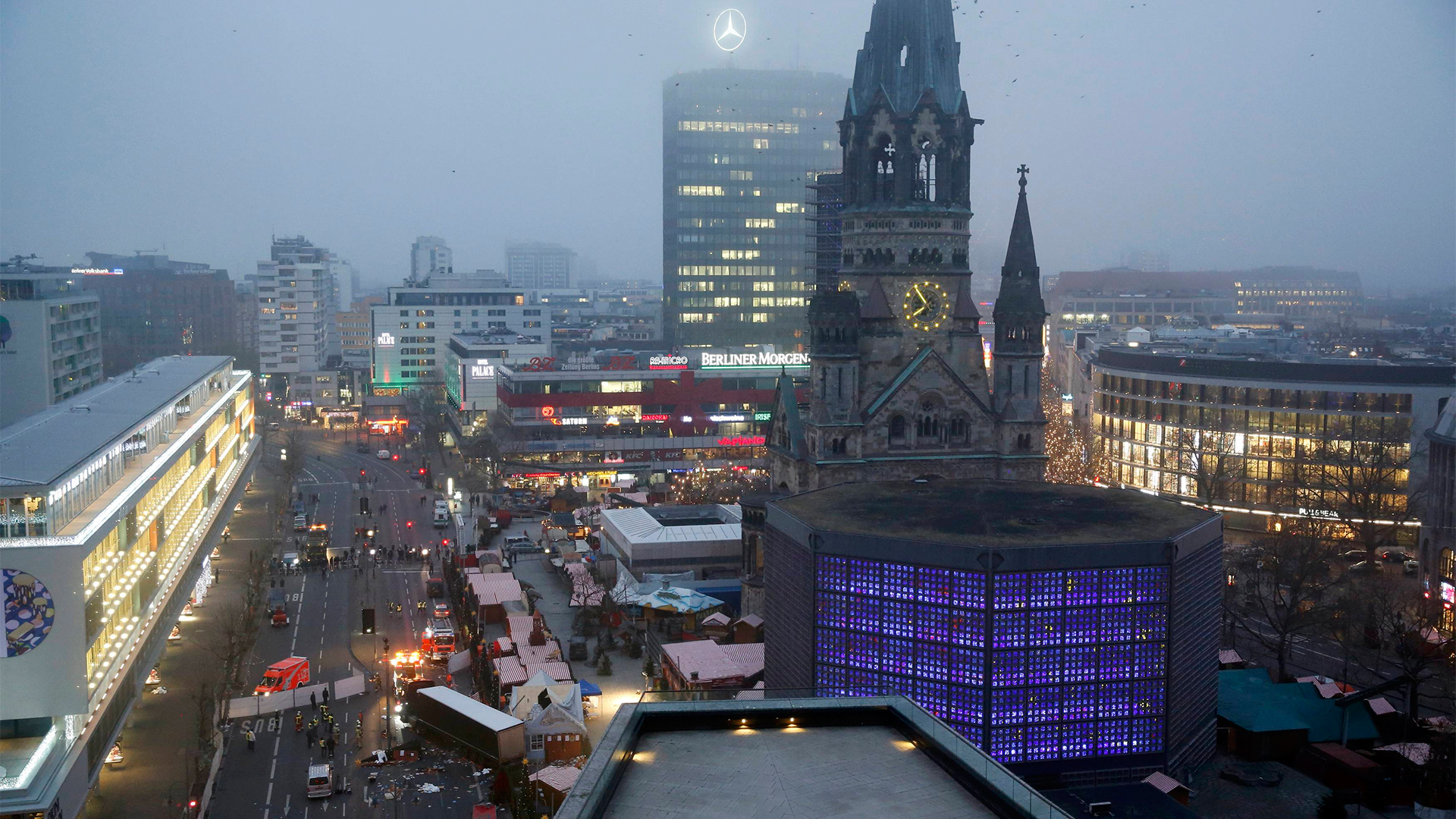 Nach dem Anschlag auf dem Weihnachtsmarkt am Berliner Breitscheidplatz | Bildquelle: REUTERS