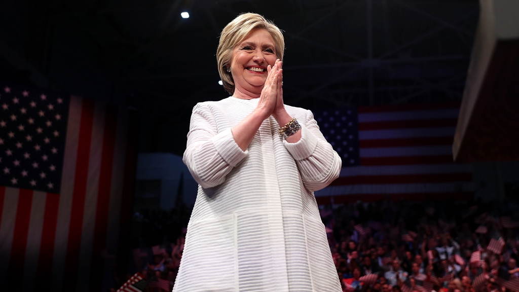 Clinton jubelt über ihren Sieg | Bildquelle: AFP