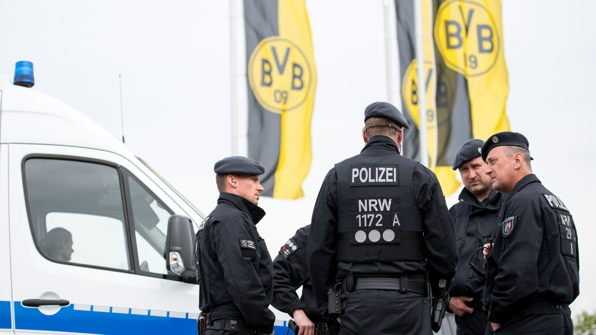 Polizisten in Dortmund | Bildquelle: dpa