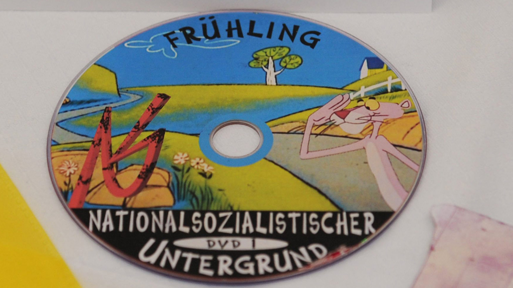 Eine Bekenner-DVD des "Nationalsozialistischen Untergrunds", die der Bundesanwaltschaft vorliegt. (Foto: dpa)