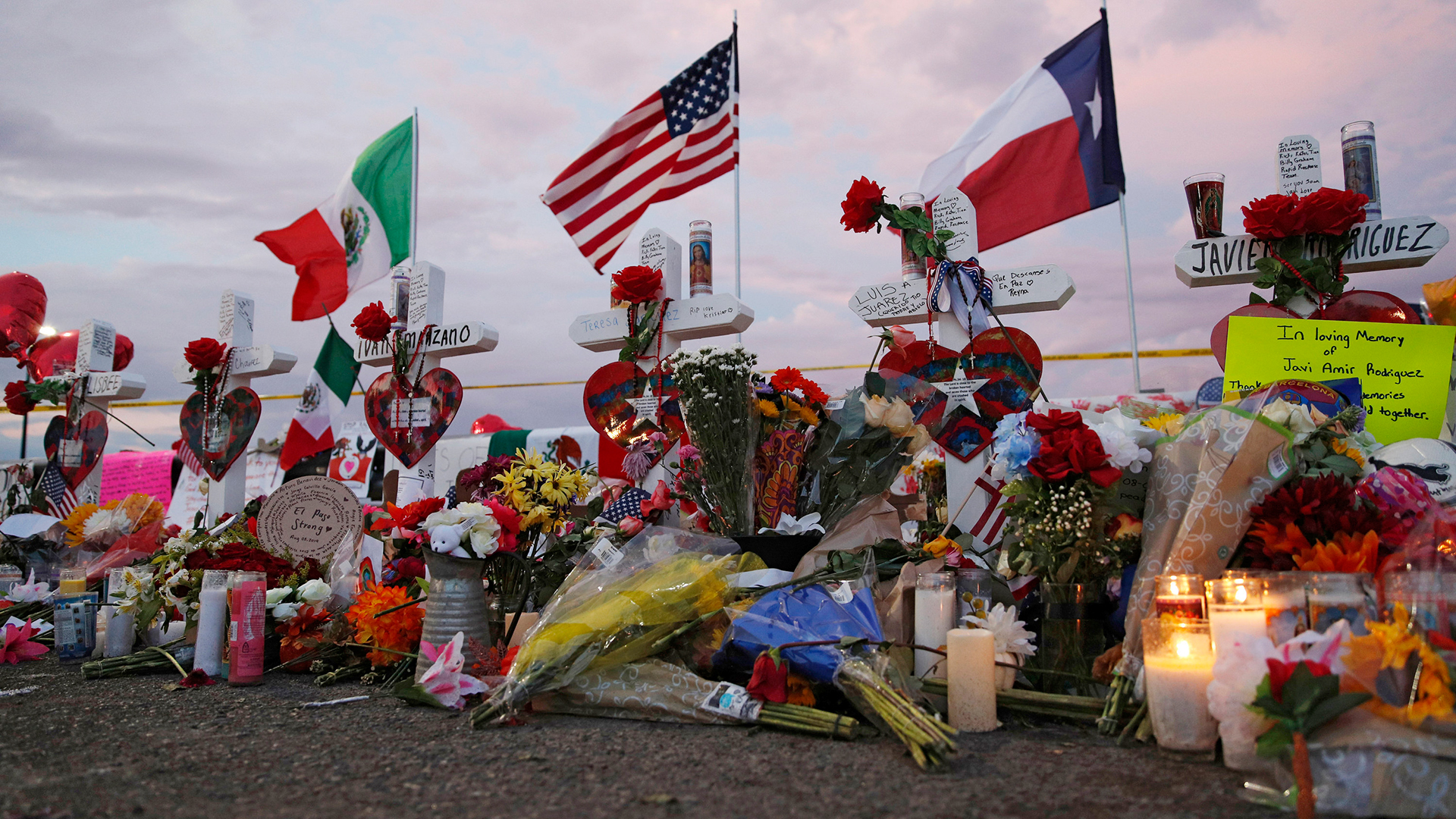 Gedenkstätte für die Opfer von El Paso | Bildquelle: AP