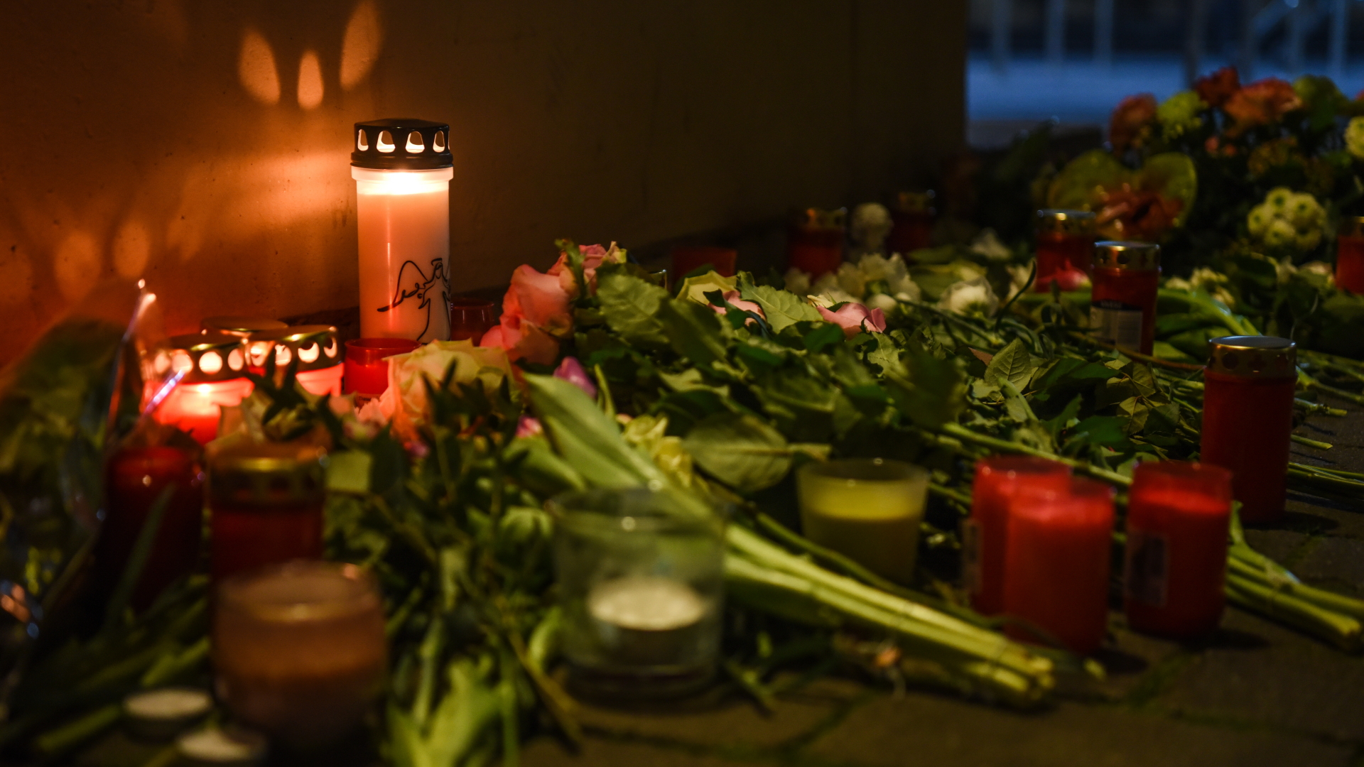 Gedenken an die Opfer des Attentats von Hanau. | Bildquelle: dpa