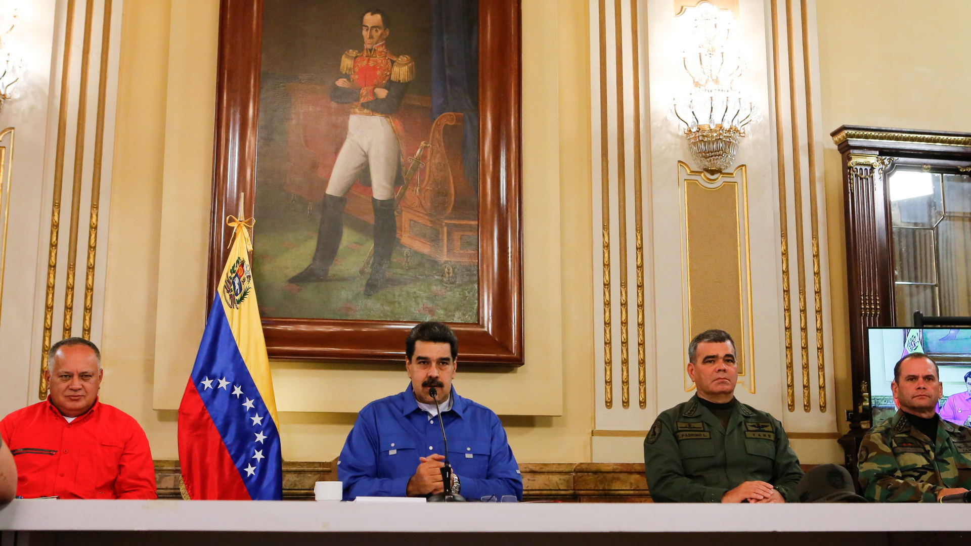 Venezuelas Staatschef Nicolás Maduro (Mitte). | Bildquelle: REUTERS