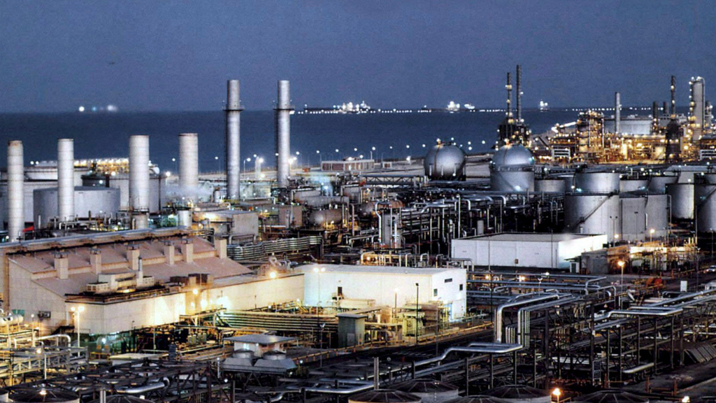 Eine Öl-Raffinerie an der Ostküste Saudi-Arabiens (Foto: picture-alliance/ dpa)