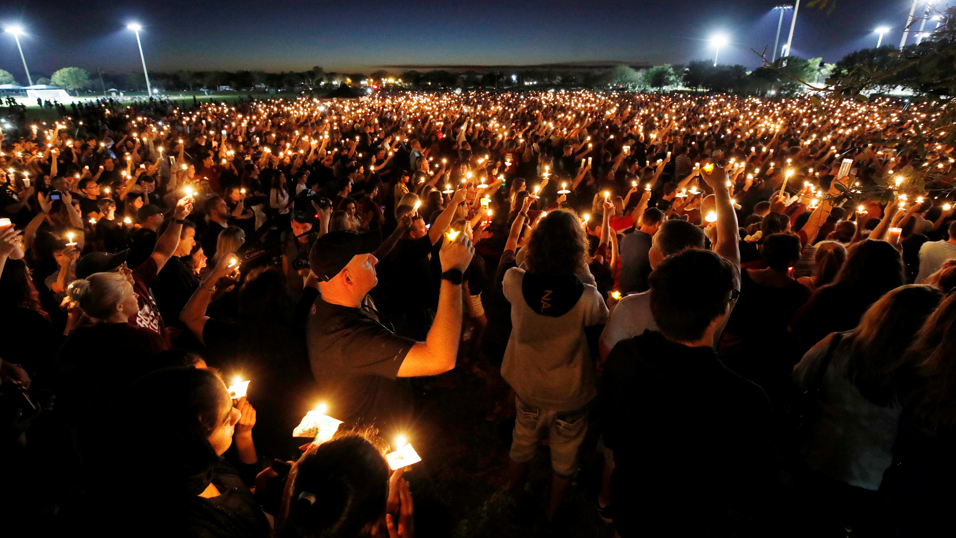 Gedenkfeier für Opfer des Schulmassakers in Parkland | Bildquelle: REUTERS