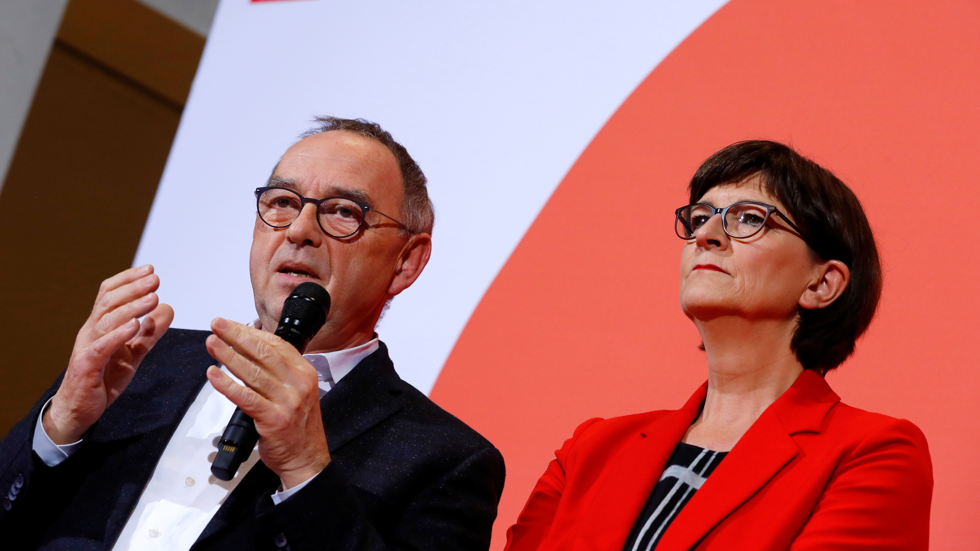 Saskia Esken und Norbert Walter-Borjans | Bildquelle: REUTERS