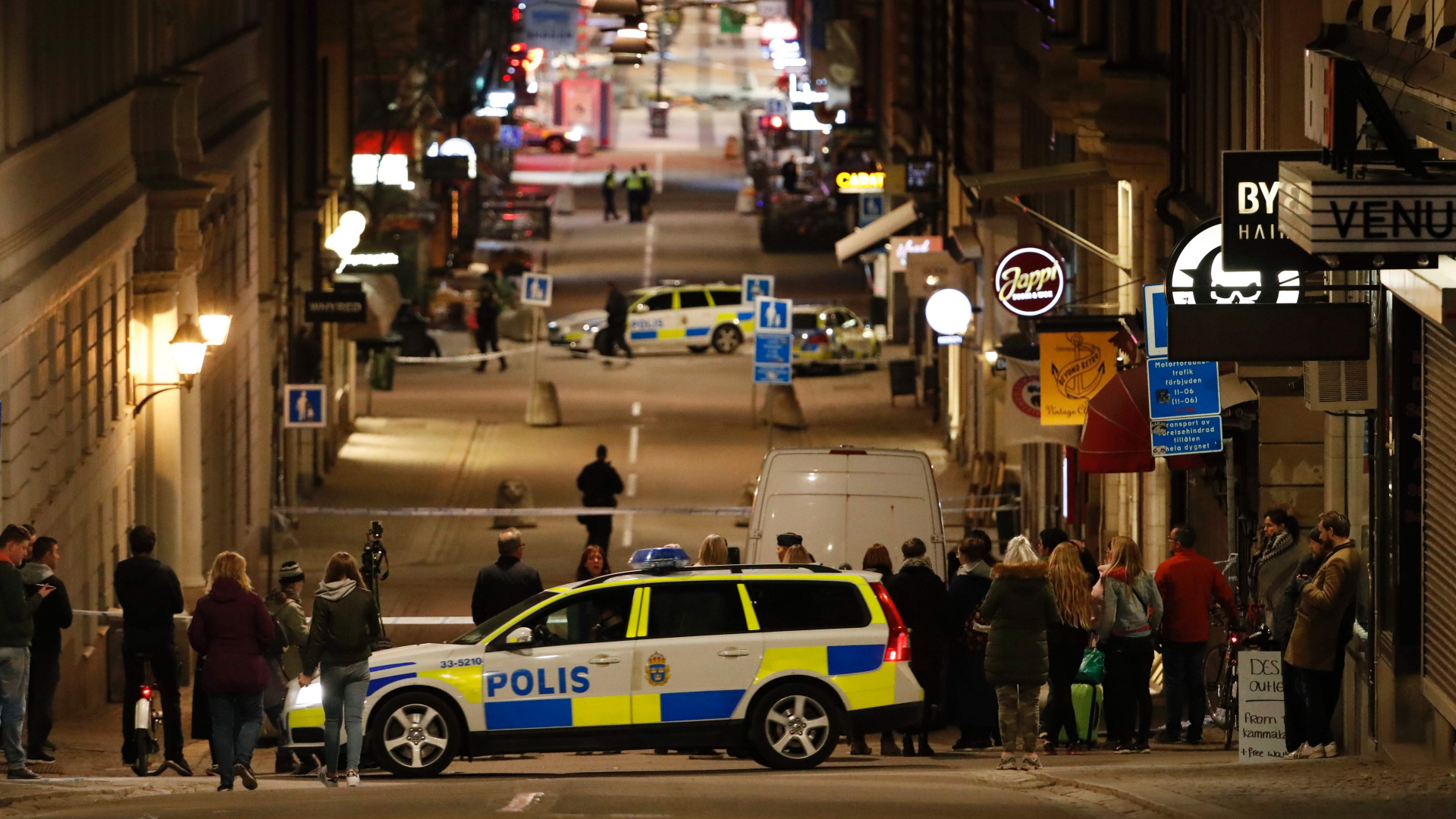 Abgesperrte Straßen in der Stockholmer Innenstadt | Bildquelle: AFP