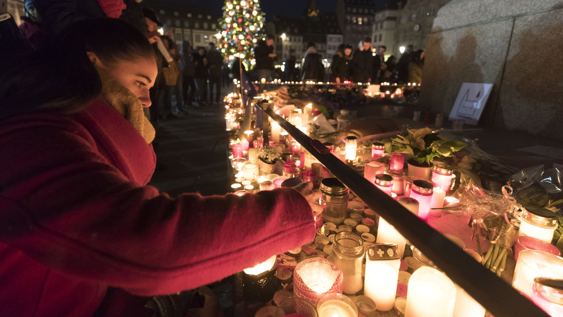 Gedenken der Opfer in Straßburg | Bildquelle: AP