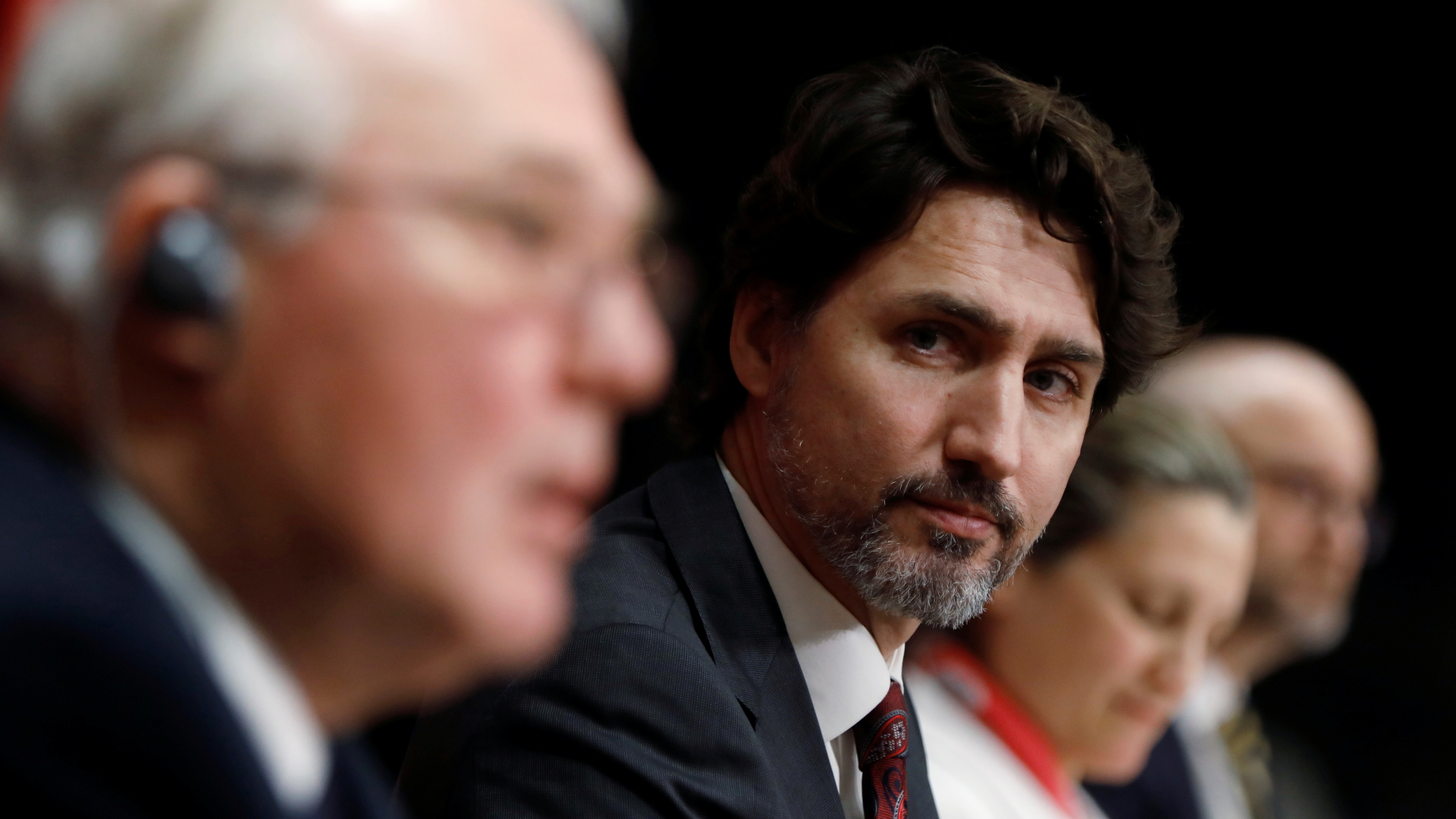 Kanadas Ministerpräsident Justin Trudeau und Bill Blair, Minister für öffentliche Sicherheit, bei einer Pressekonferenz. | Bildquelle: REUTERS