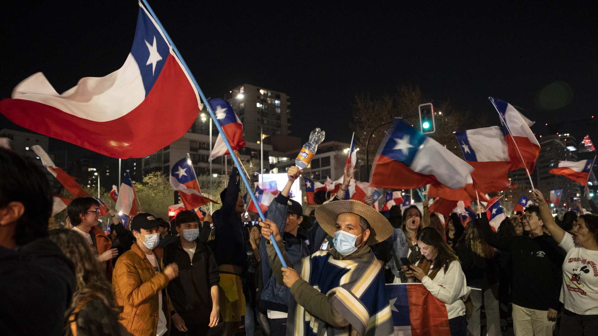Gegner des Entwurfs für eine neue Verfassung Chiles feiern das Abstimmungsergebnis. | EPA