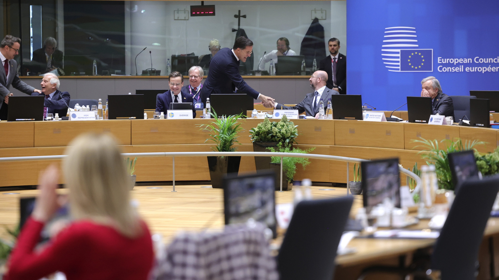 Blick in den Sitzungssaal des EU-Gipfels in Brüssel. | AP