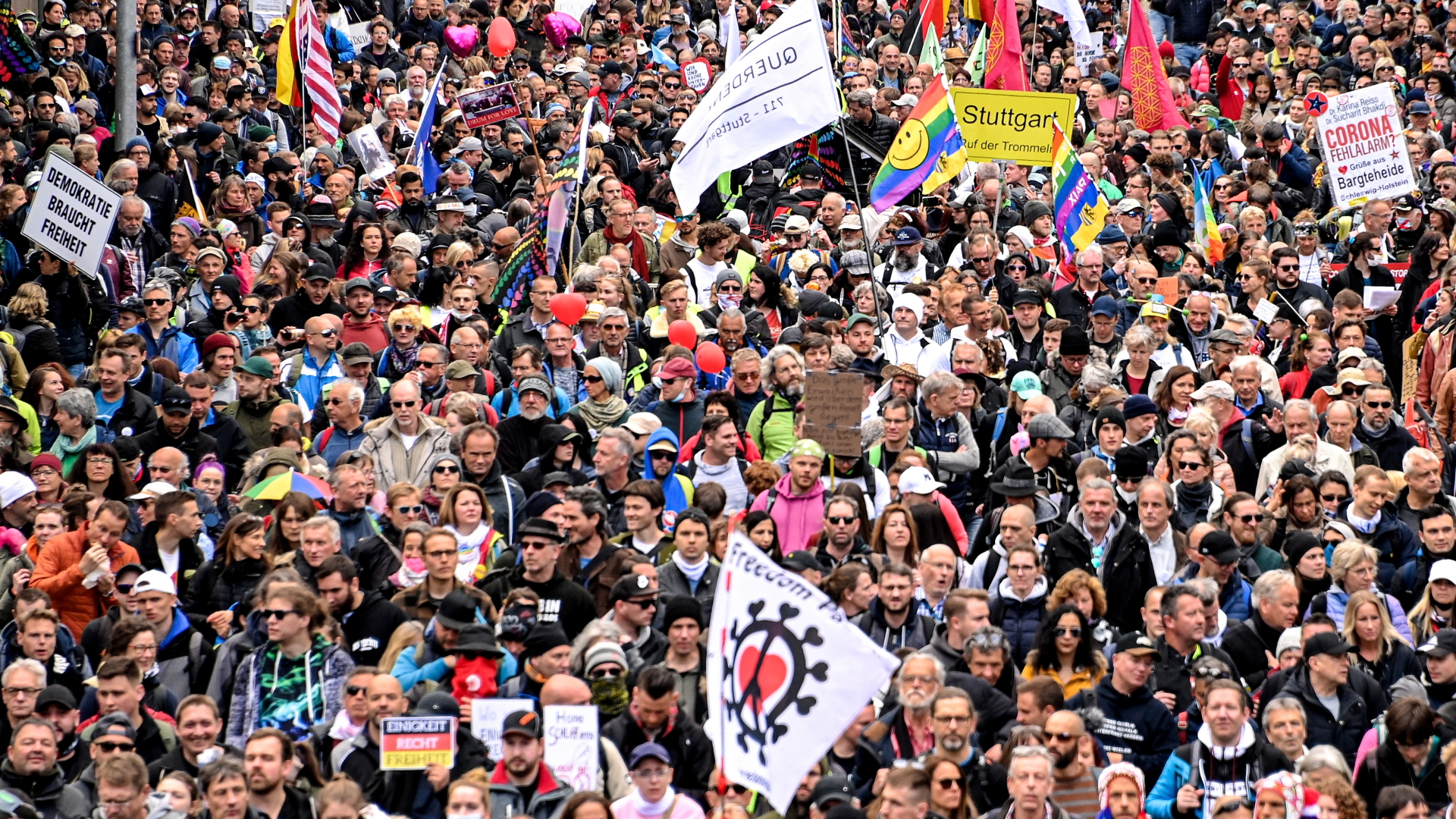 Demonstrierende in Stuttgart | EPA