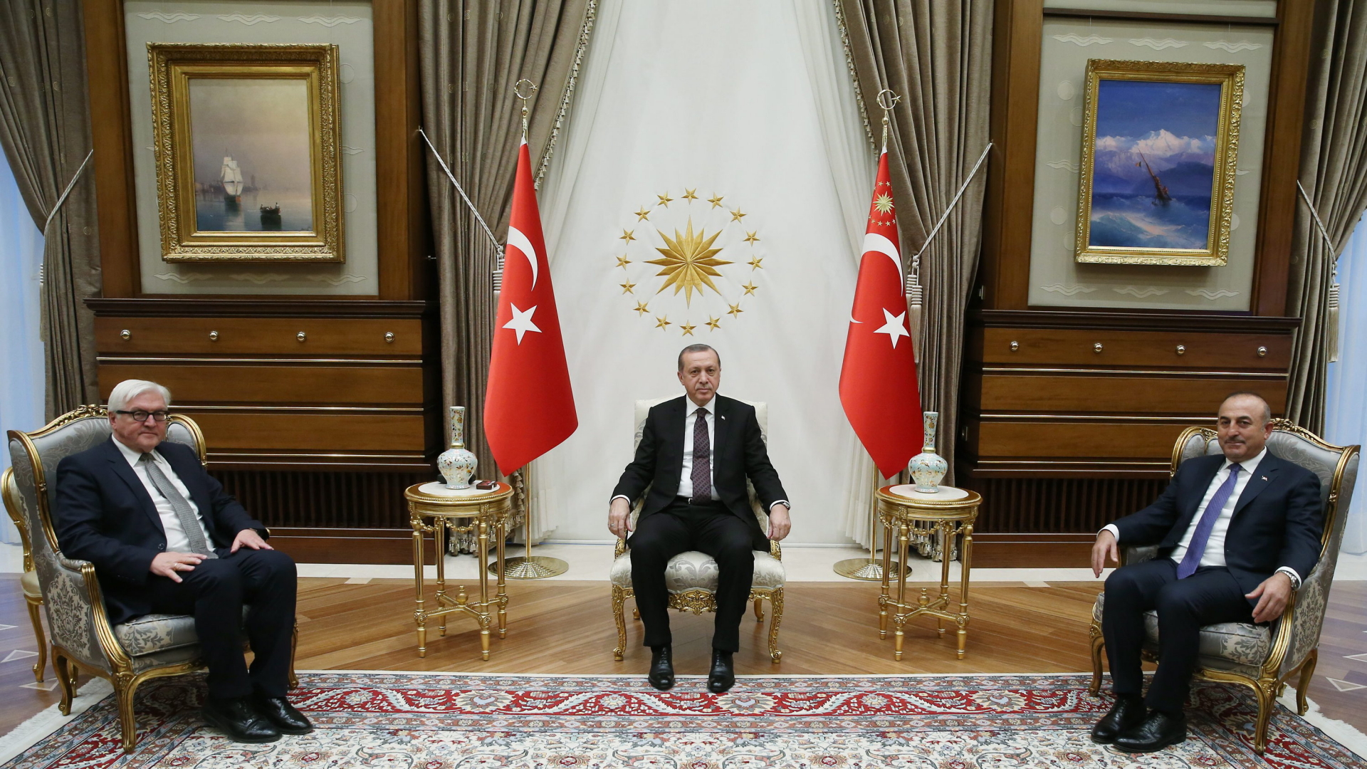 Außenminister Steinmeier mit dem türkischen Präsidenten Erdogan und Außenminister Cavusoglu.