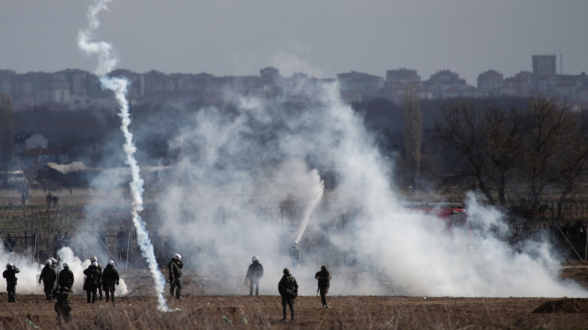 Einsatz von Tränengas an der griechisch-türkischen Grenze | DIMITRIS TOSIDIS/EPA-EFE/Shutter