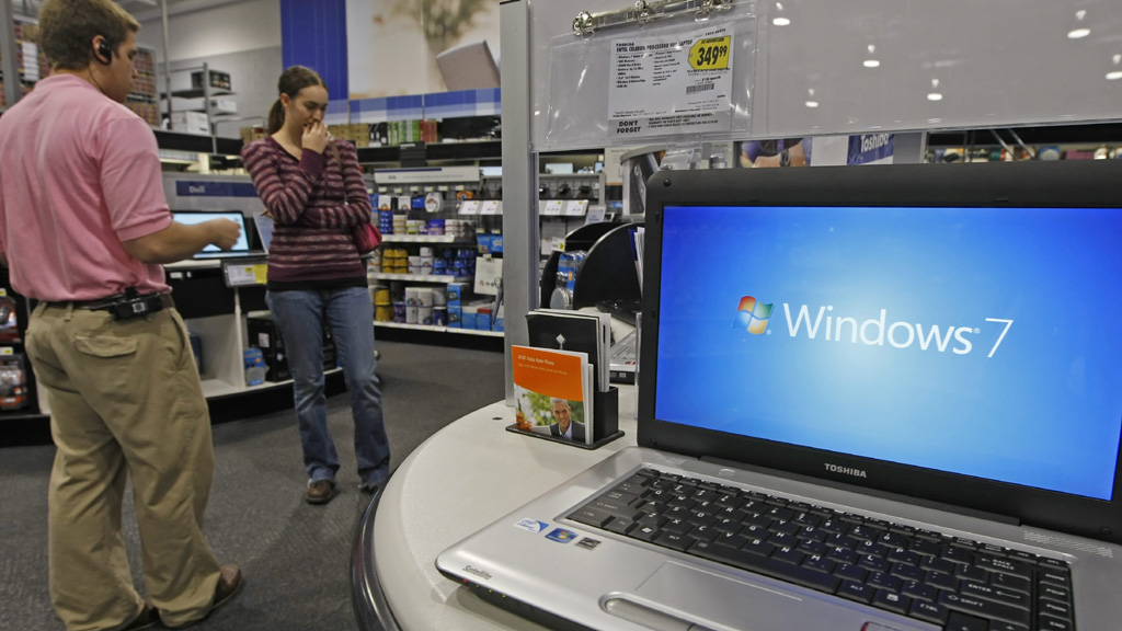 Windows 7 im Verkauf | picture-alliance/ dpa