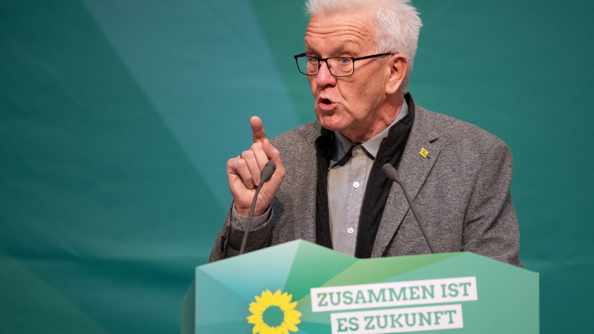 Winfried Kretschmann, Ministerpräsident von Baden-Württemberg, beim Landesparteitag der Grünen in Heidenheim | dpa