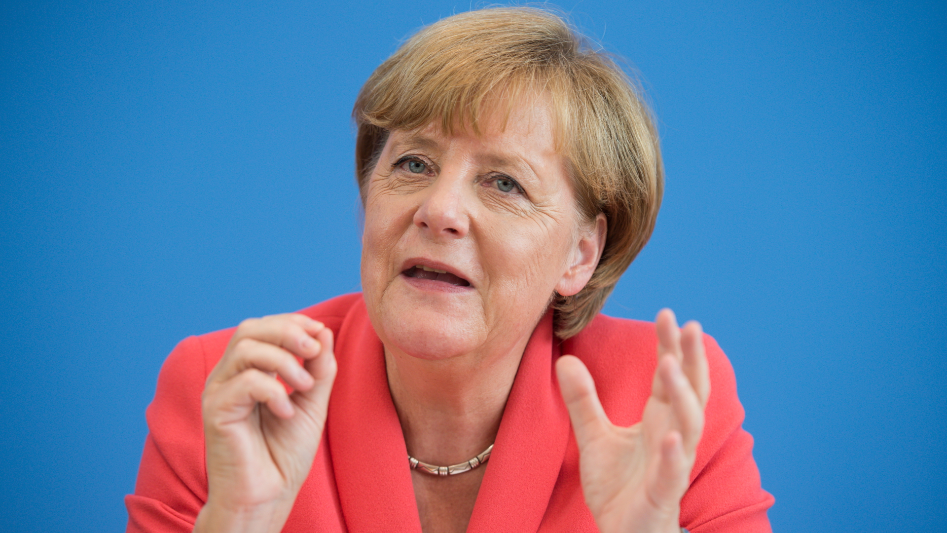 Am 25. August 2015 hält Bundeskanzlerin Merkel eine Pressekonferenz ab, in der sie mit Blick auf die Flüchtlingskrise sagt: "Wir schaffen das." | dpa