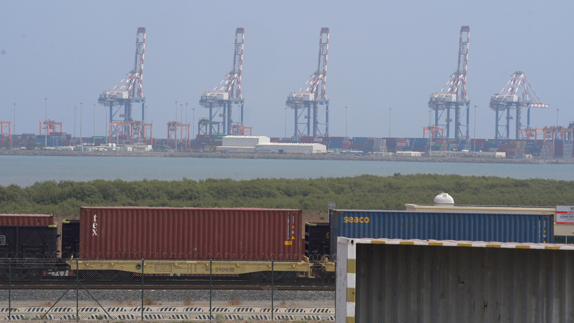 Hafenanlage und Schienen in Dschibuti | Norbert Hahn