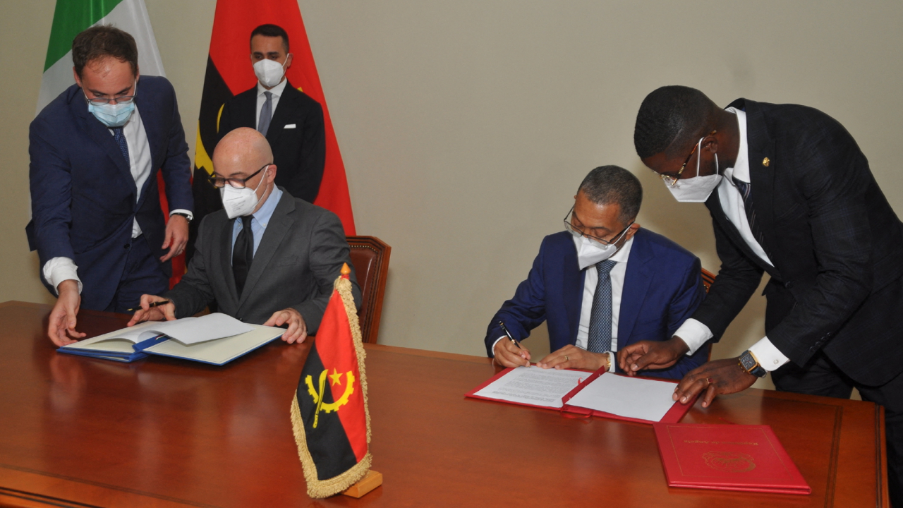 Unterzeichung eines italienisch-angolanisches Gasabkommens | AFP