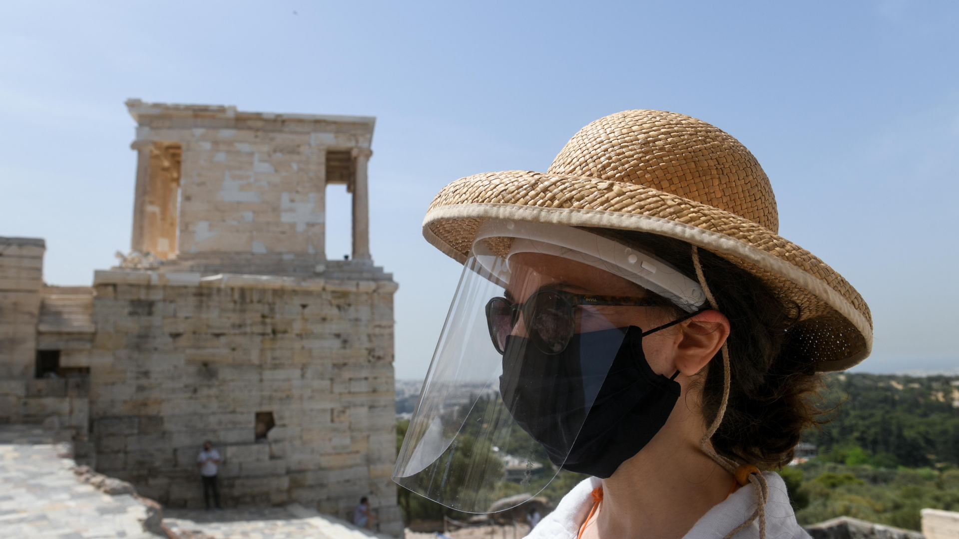 Mit Maske an der Akropolis | dpa
