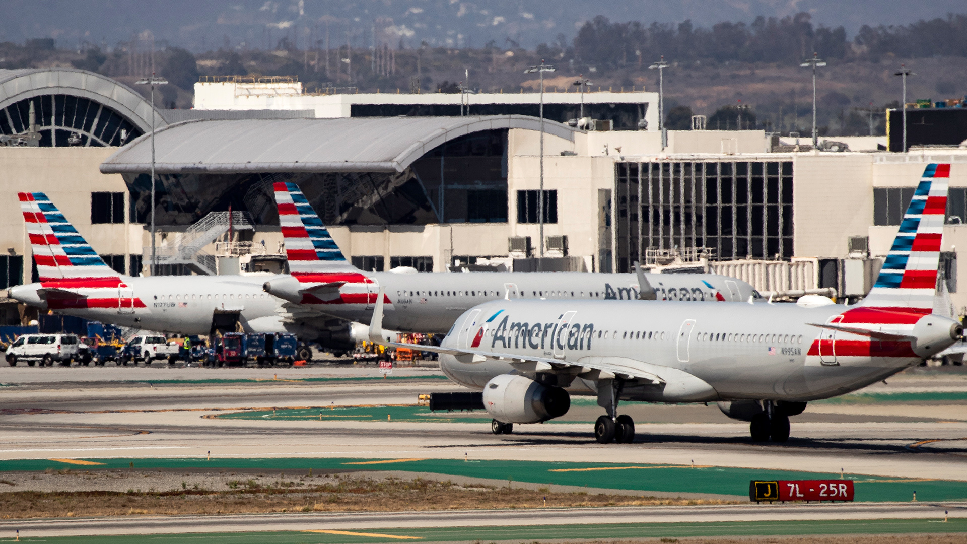 Maschinen von American Airlines auf dem Flughafen von Los Angeles/USA. | EPA
