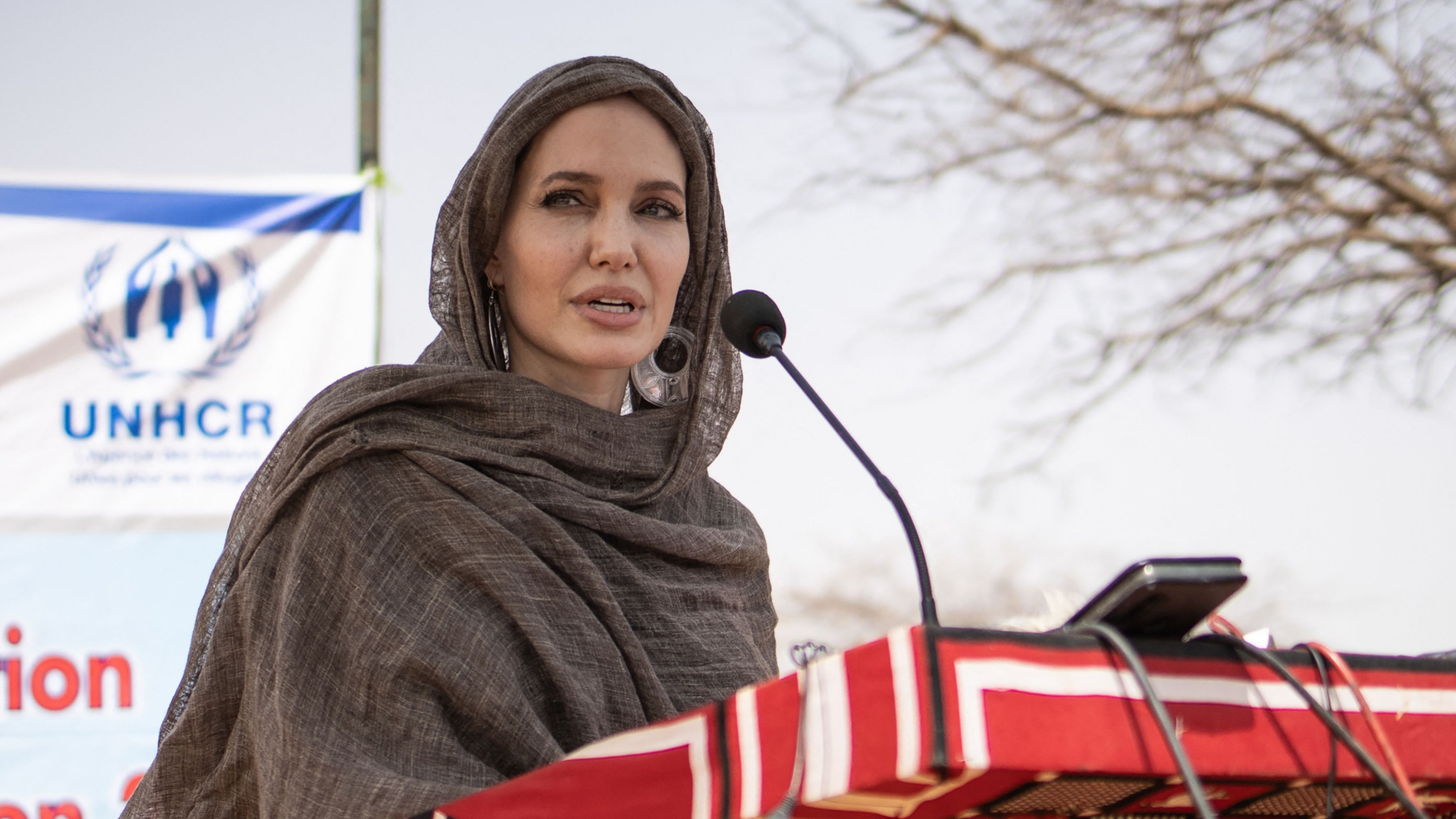 Flüchtlingen helfen: Jolie geht als UN-Botschafterin in den Ruhestand