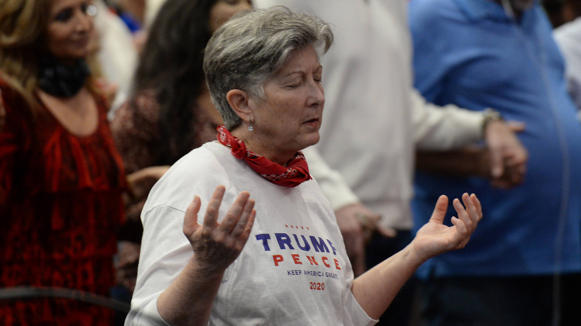 Eine Frau betet bei der Vorstellung der Koalition "Evangelicals for Trump" in Miami im The King Jesus International Ministry in Miami. (Archivfoto: 3. Januar 2020)