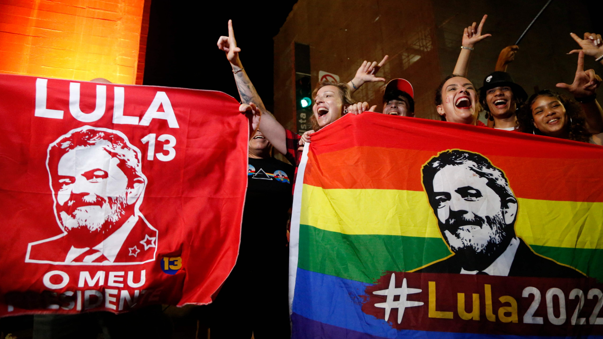 Anhänger von Lula da Silva feiern in Sao Paulo. | AFP
