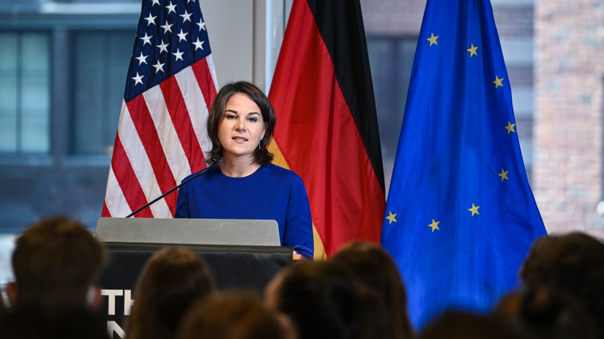 Annalena Baerbock spricht zum Thema transatlantische Beziehungen zu Studierenden. | dpa