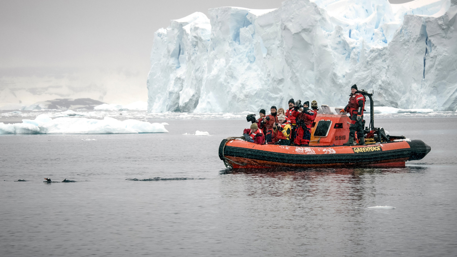 Forschung zu Mikroplastik in der Antarktis | Daniel BeltrÃ¡/Greenpeace UK/dpa