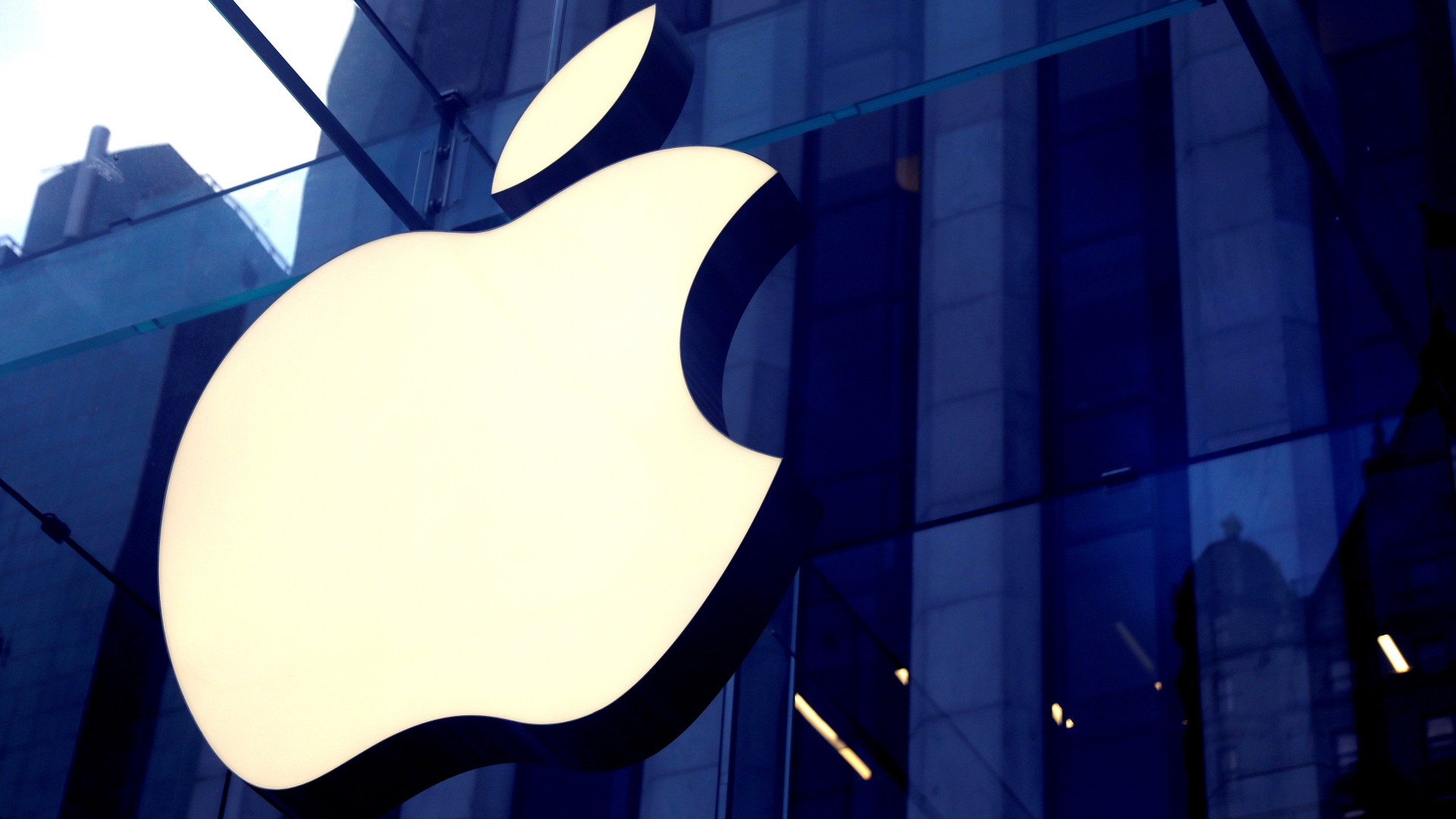 Das Apple-Logo am Eingang eines Geschäfts in New York. | REUTERS