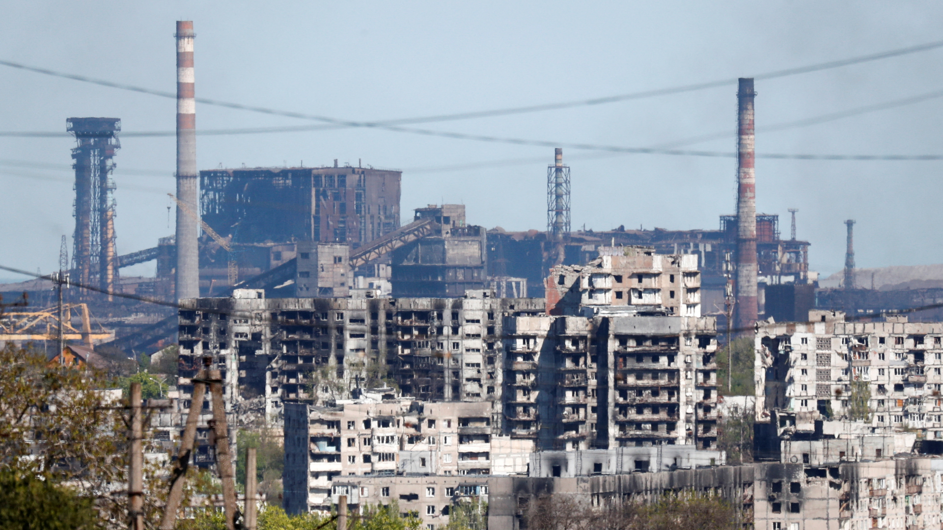 Das Asowstalwerk in der weitgehend zerstörten Stadt Mariupol | REUTERS