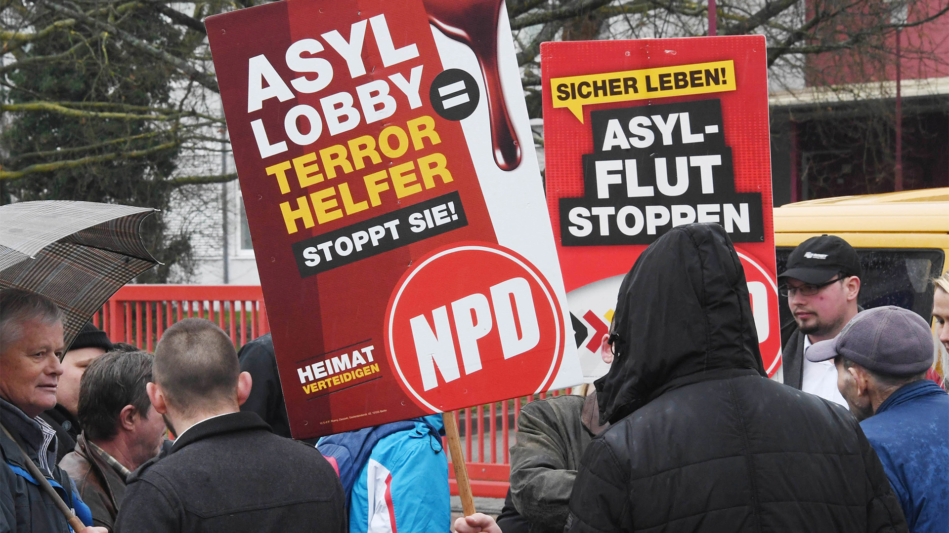 In Kandel (Rheinland-Pfalz) findet eine NPD-Veranstaltung unter dem Motto "Asylflut stoppen" statt | dpa