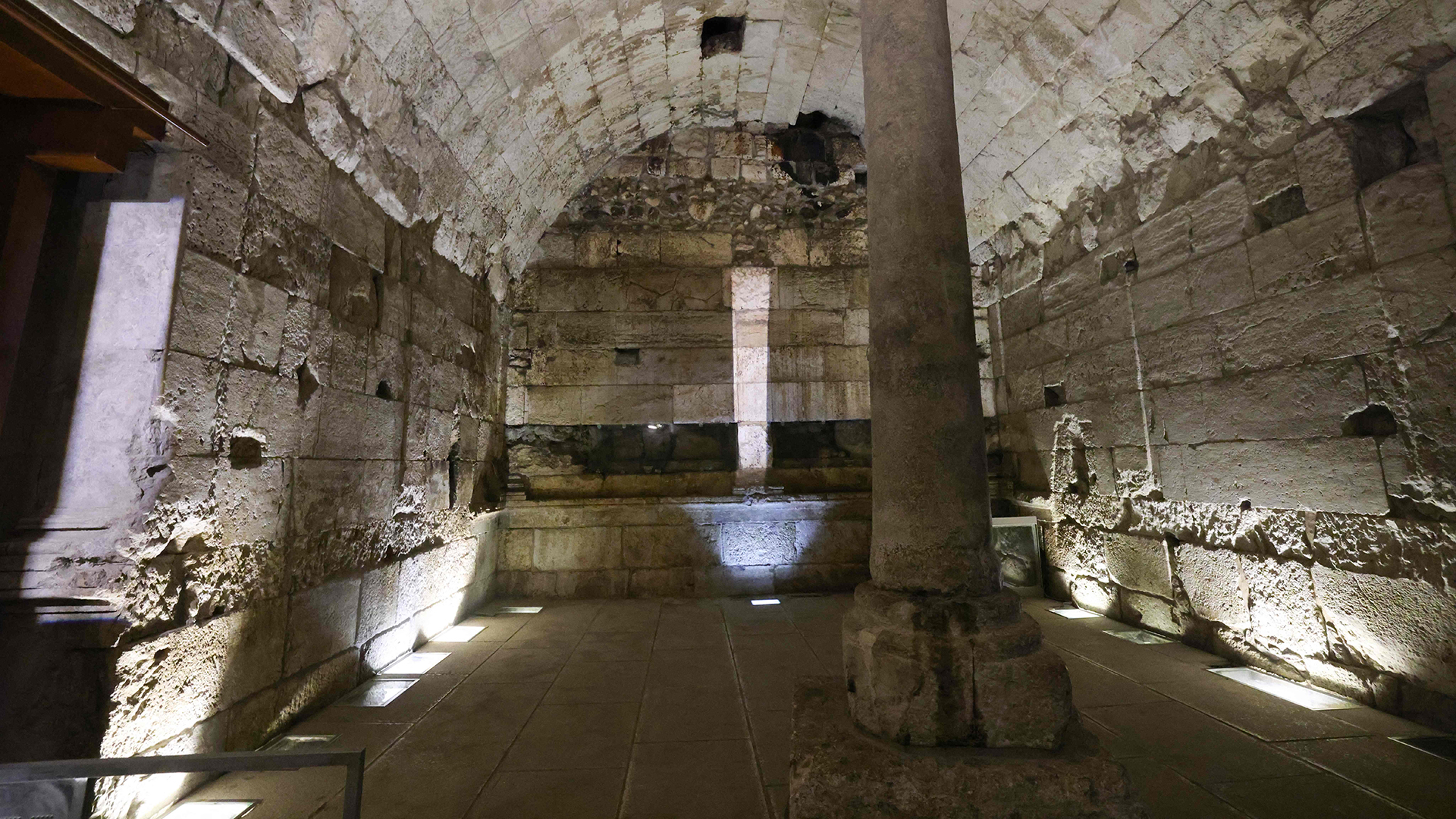 Überreste eines 2000 Jahre alten großen öffentlichen Gebäudes in Jerusalem. | AFP