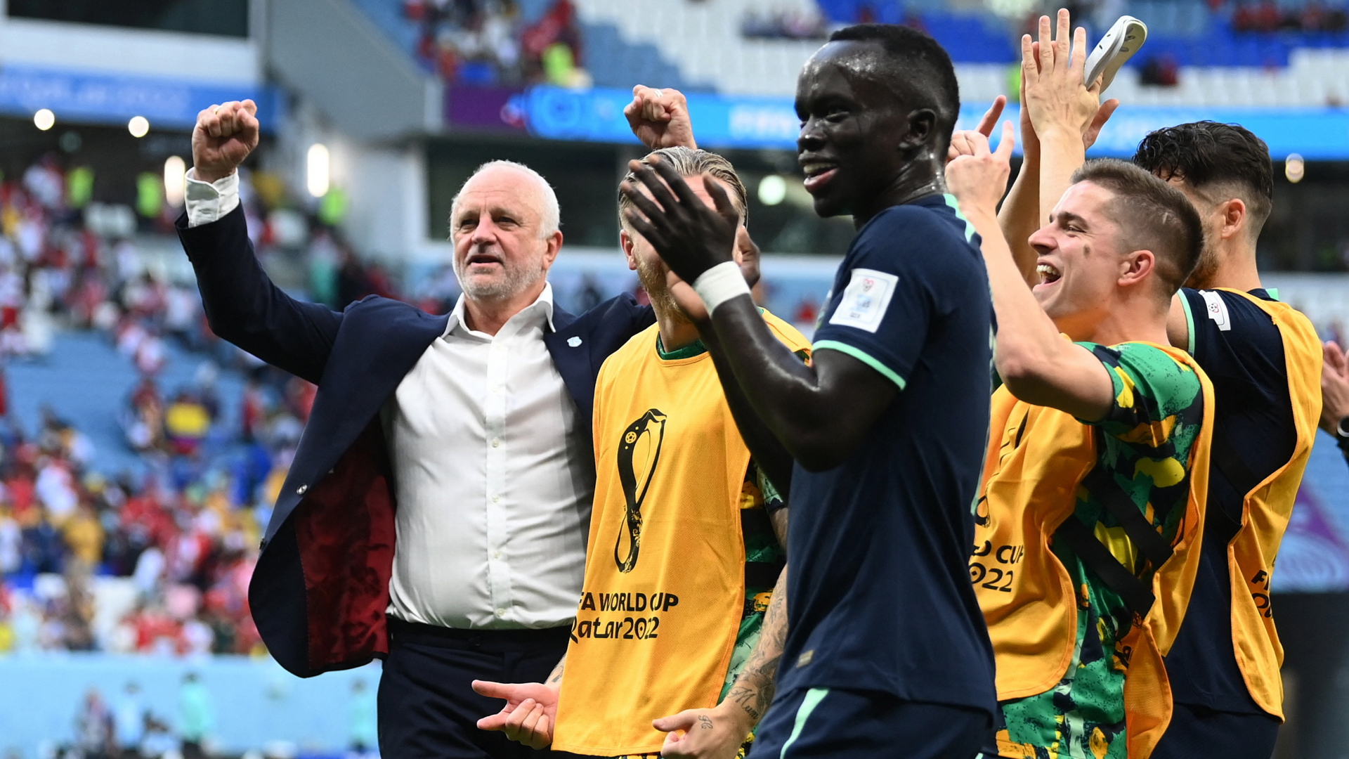 Australiens Mannschaft freut sich nach dem Sieg über Tunesien | REUTERS