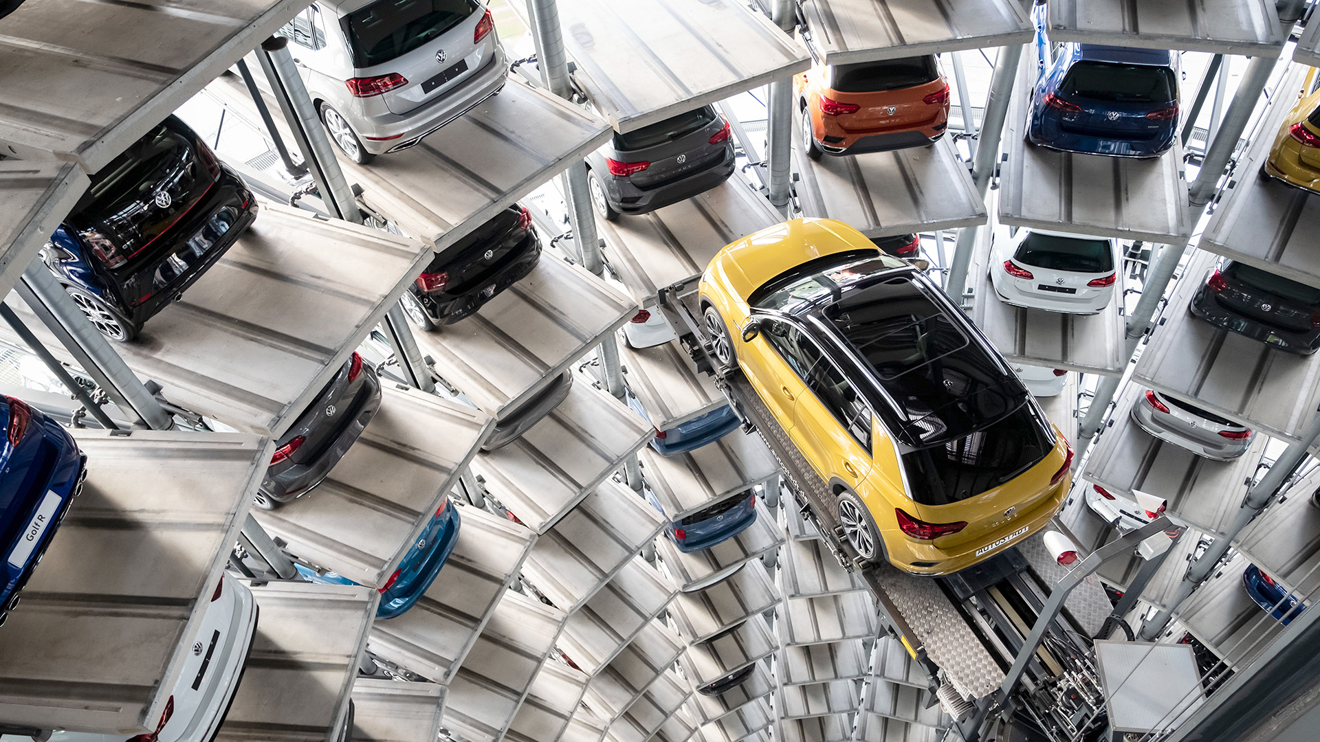 Fahrzeuge des Volkswagen-Konzerns in der Autostadt Wolfsburg | dpa