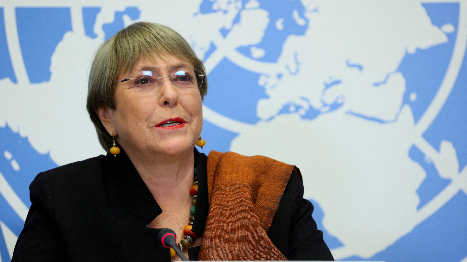 UN-Menschenrechtskommissarin Michelle Bachelet spricht bei einer UN-Versammlung in Genf. | REUTERS