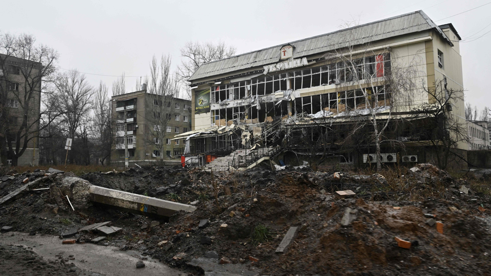 Ein beschädigtes Gebäude in Bachmut, Region Donezk | AFP
