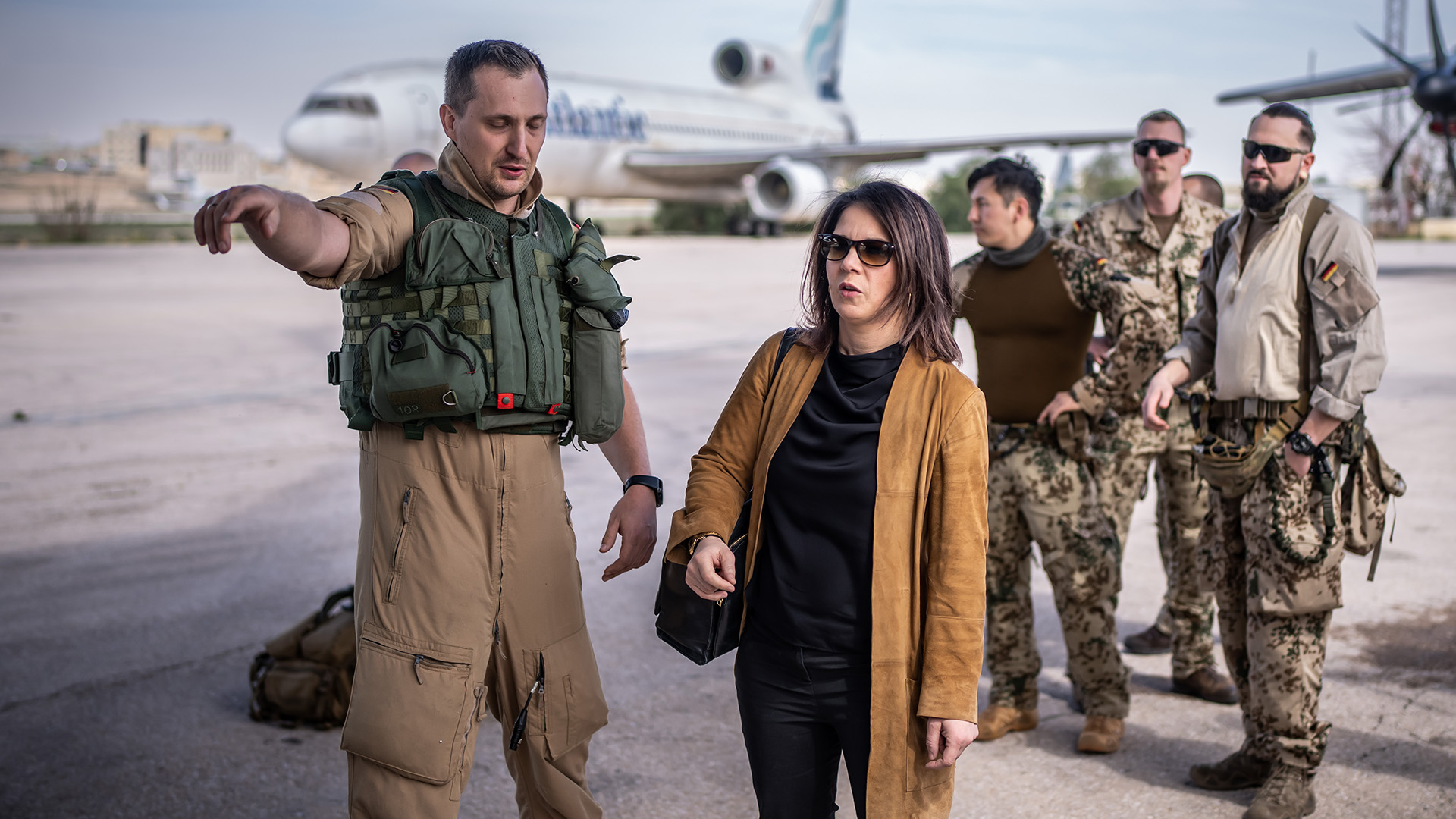 Menteri Luar Negeri dalam kunjungan ke Irak: Barbuk menjanjikan dukungan