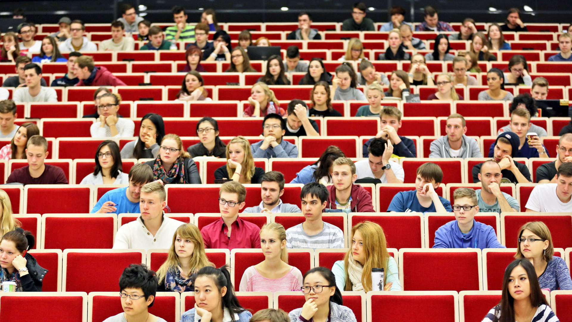 Studenten in einer Vorlesung an der Universität Leipzig | dpa