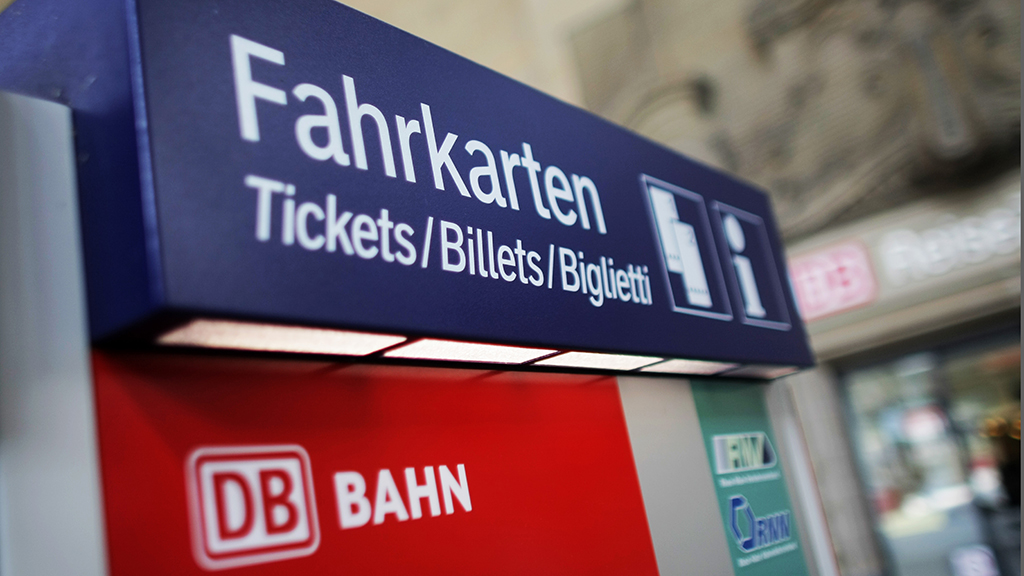Ticket-Automat der Deutschen Bahn | picture alliance / dpa