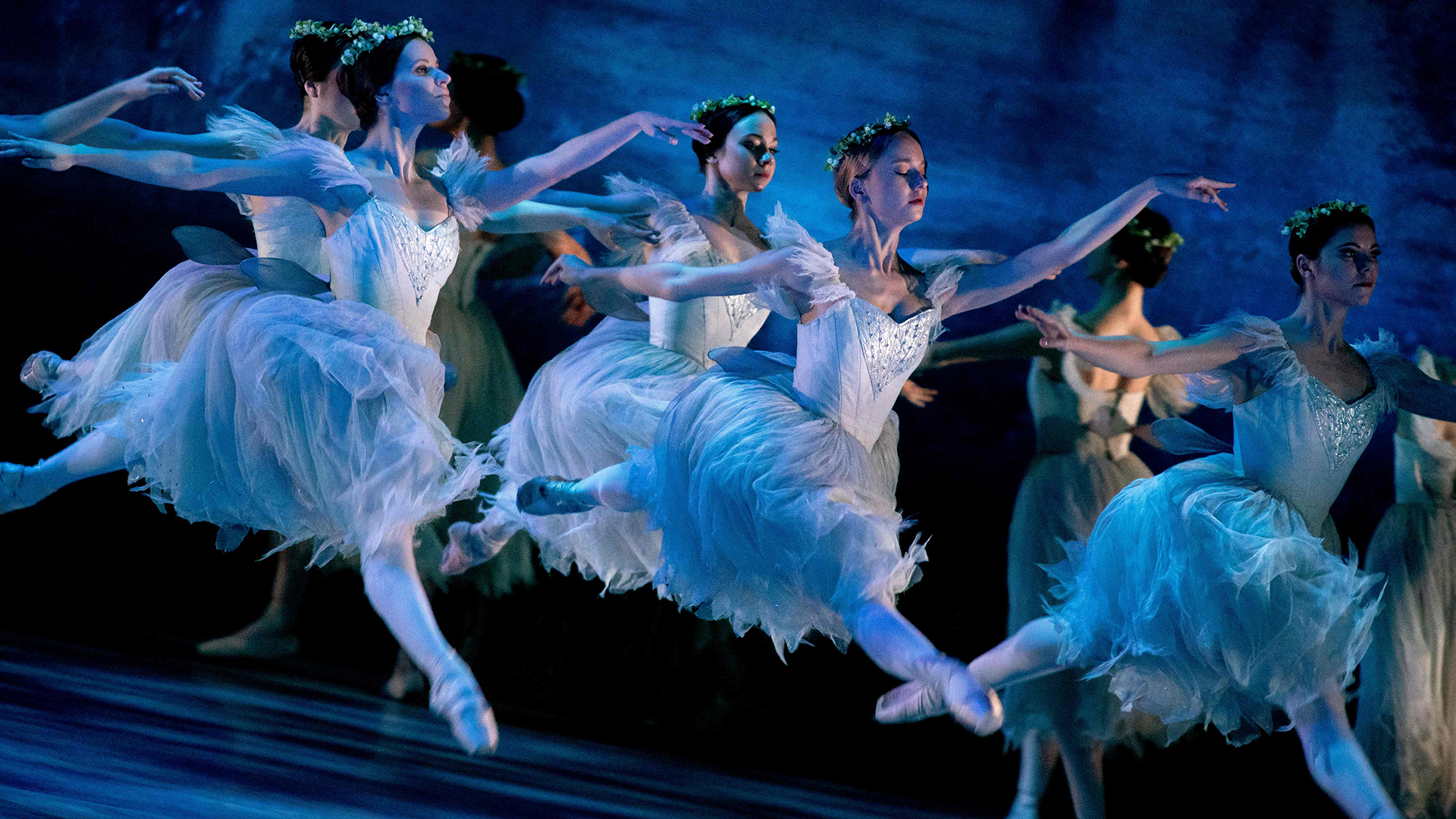 Tänzerinnen des Vereinigten Ukrainischen Balletts tanzen während ihrer Eröffnungsvorstellung im Kennedy Center in Washington, D.C. (USA). | AFP