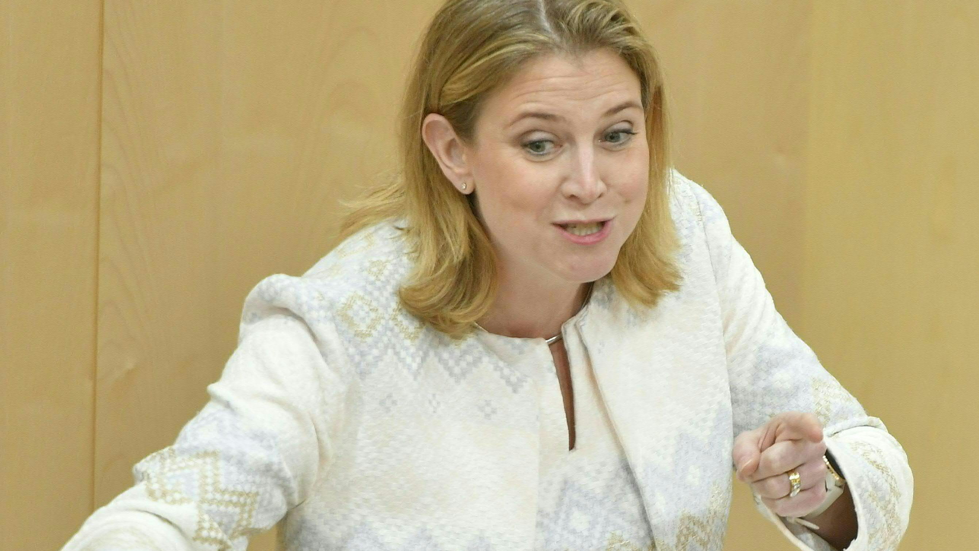 Beate Meinl-Reisinger, die Vorsitzende der liberalen Partei Neos, im Parlament | dpa