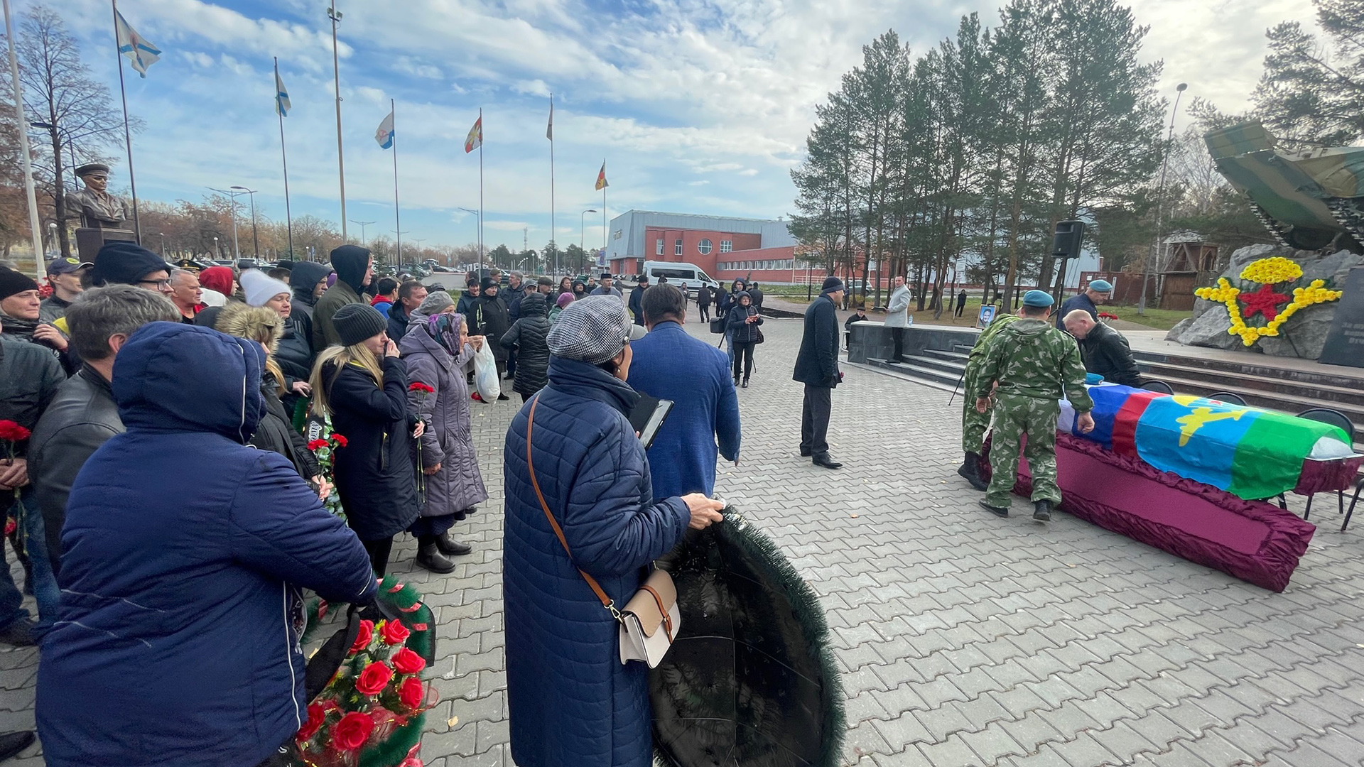 Die Beerdigung von Artjom Nebajew in Kamensk-Uralskij, Russland | Demian von Osten/ARD-Studio Moskau