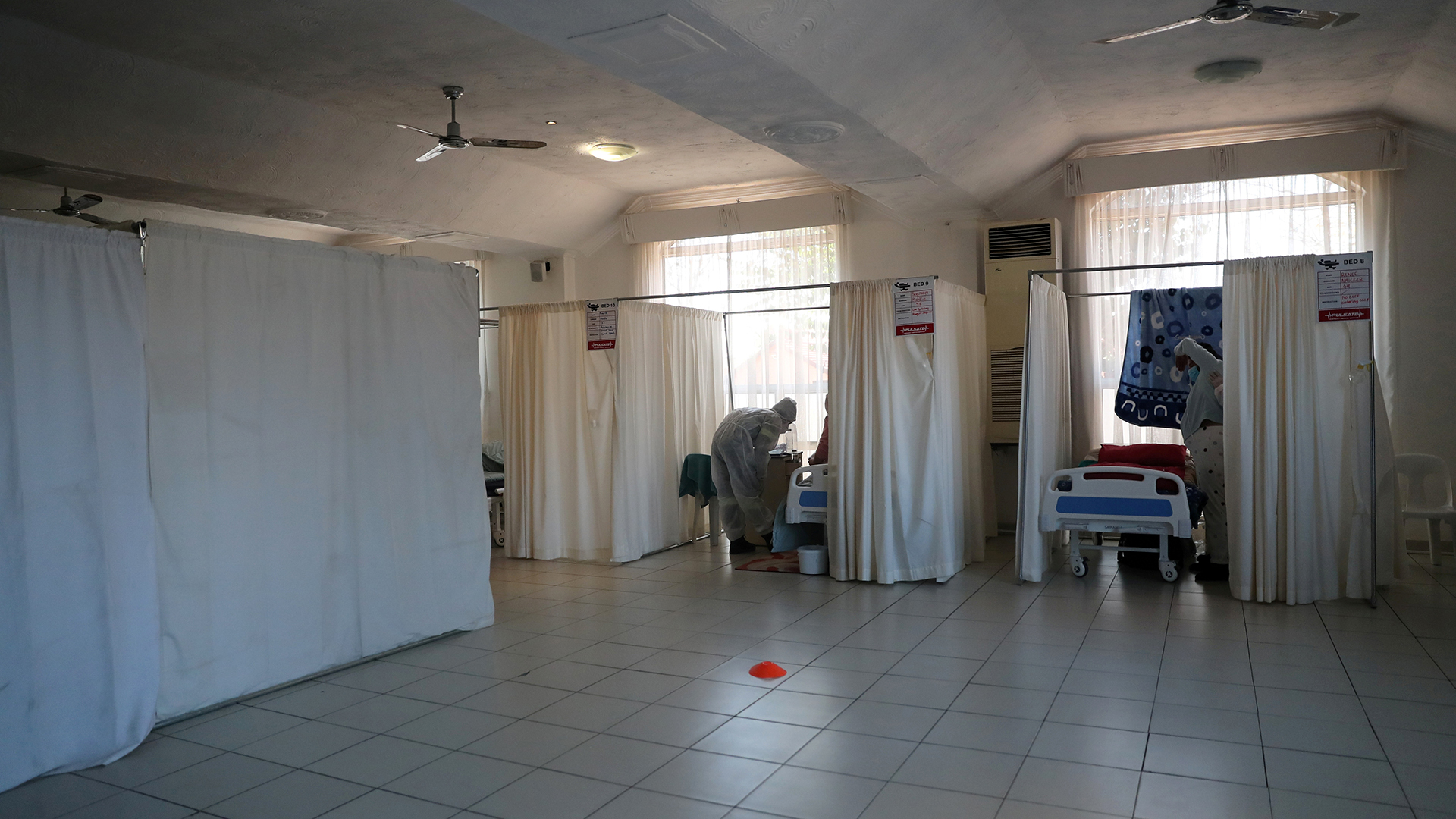 Blick in ein Behelfskrankenhaus in Johannesburg (Südafrika) | REUTERS