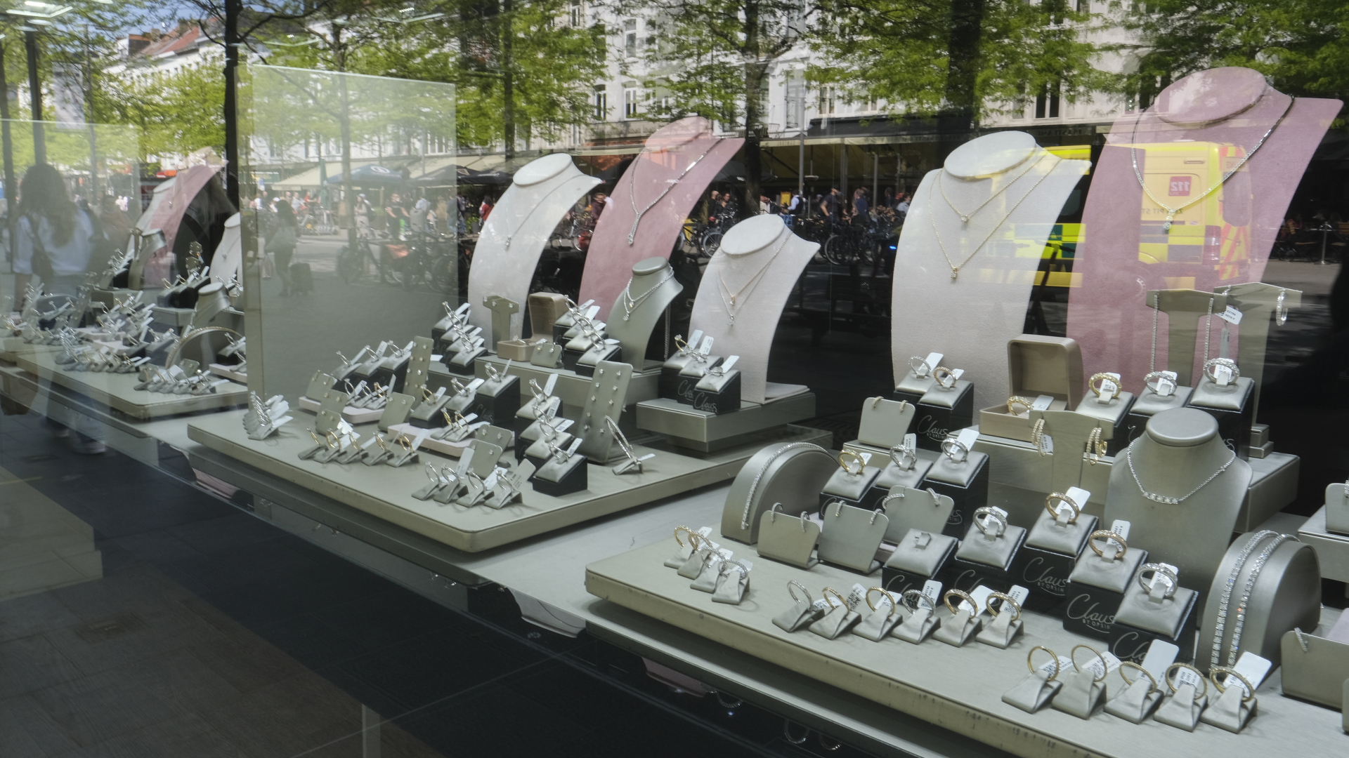 Auslage in einem Juweliergeschäft in Antwerpen (Belgien) | EPA