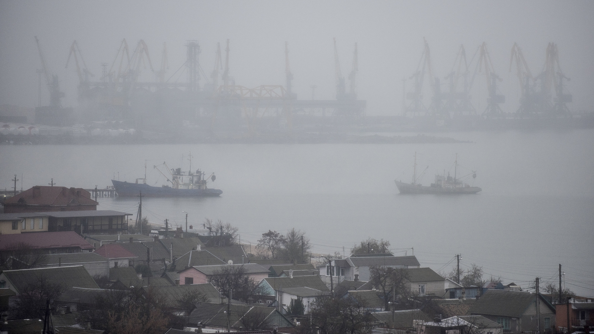 Kaianlagen des Hafens in Berdjansk | Bildquelle: dpa