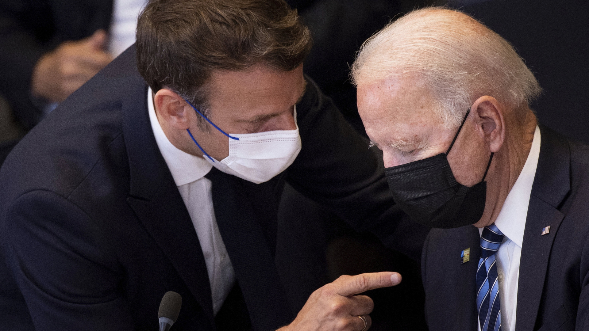 Emmanuel Macron und Joe Biden | AP