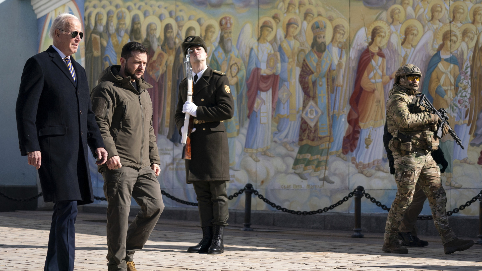 Biden und Selenskyj in Kiew | AP